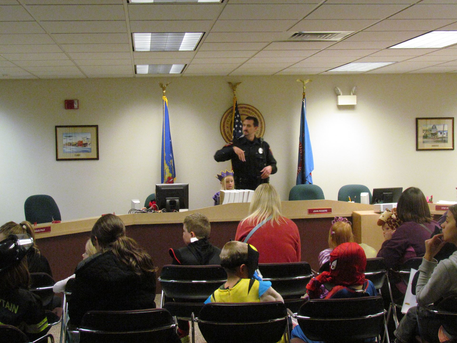 Lieutenant Sauriol met with Trick and Treaters 2014